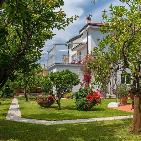 Magnificent Villa ซานเรโม ภายนอก รูปภาพ
