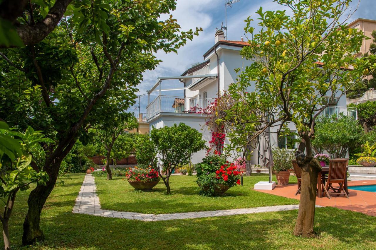 Magnificent Villa ซานเรโม ภายนอก รูปภาพ